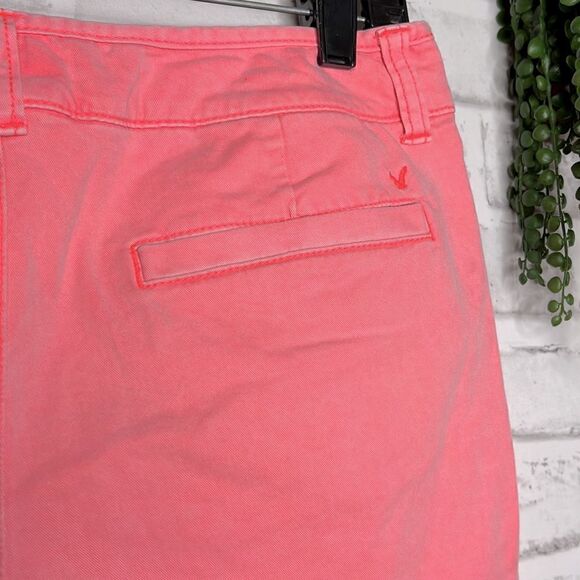 American Eagle Coral Pink Chino Midi Shorts Size 4 - Picture 4 of 6